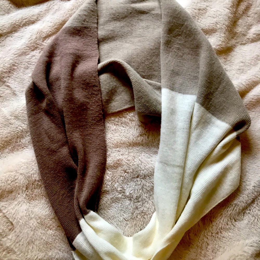 Infinity scarf -tri color